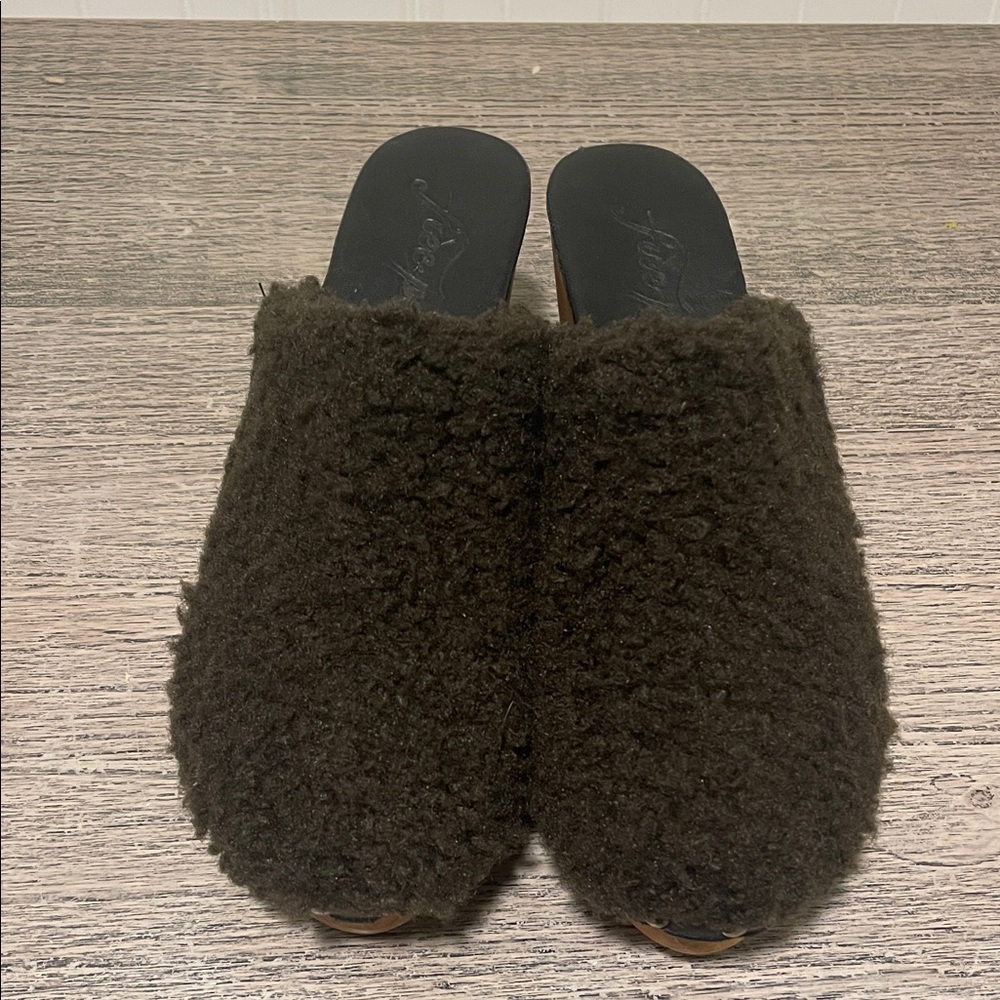 FREE PEOPLE 'Cabin Fever' Brown Faux Fur Wood Heel Mule Clogs EUR 40 | US 9-9.5